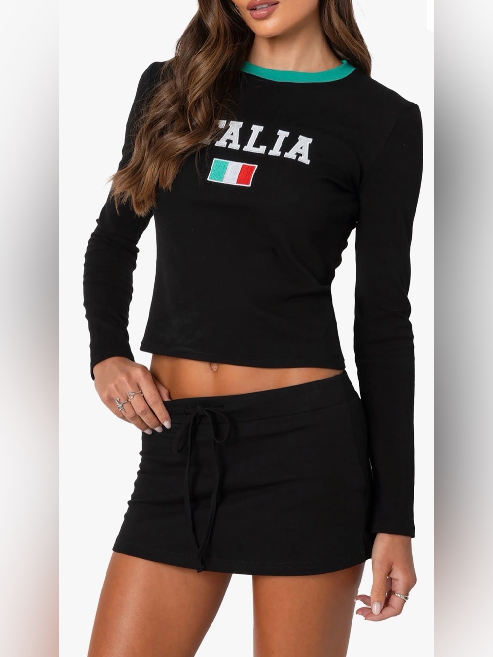 NWT Edikted Italia Graphic Long Sleeve Crop Top Black Medium